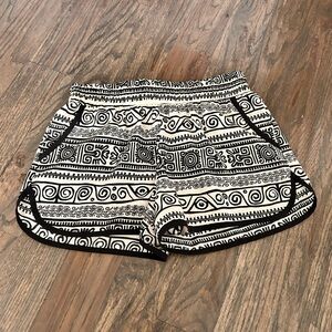 Forever 21 Women’s Shorts with Pockets Size Small